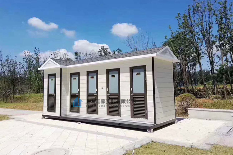 廁所的細(xì)部設(shè)計(jì)，扶手與廁所卷紙！